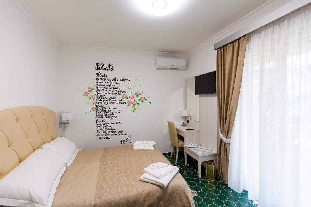 Na' Poesia B&B Di Charme Сант-Агата-де-Готи Экстерьер фото